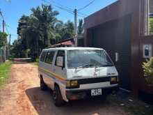 Mitsubishi L300 1985 Van