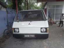 Mitsubishi L300 1982 Van