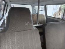 https://riyasewana.com/uploads/mitsubishi-l300-2016020724821.jpg