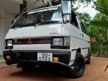 Mitsubishi L300 1982 Van