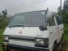 Mitsubishi L300 1985 Van