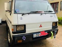 Mitsubishi L300 1983 Van