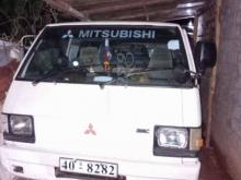 Mitsubishi L300 1985 Van