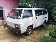 Mitsubishi L300 1980 Van