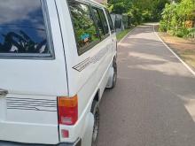 Mitsubishi L300 1986 Van