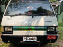 Mitsubishi L300 1982 Van
