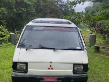 Mitsubishi L300 1990 Van