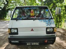 Mitsubishi L300 1985 Van