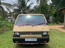 Mitsubishi L300 1986 Van