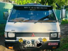 Mitsubishi L300 1985 Van