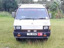 Mitsubishi L300 1990 Van