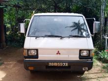 Mitsubishi L300 1980 Van