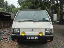 Mitsubishi L300 1986 Van