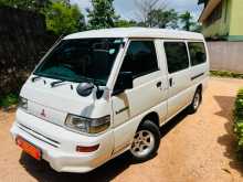 Mitsubishi L300 2013 Van