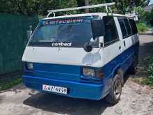 Mitsubishi L300 1980 Van