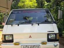 Mitsubishi L300 1980 Van