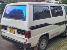 Mitsubishi L300 1985 Van