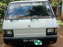 Mitsubishi L300 1986 Van