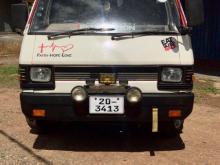 Mitsubishi L300 1985 Van