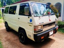 Mitsubishi L300 1985 Van