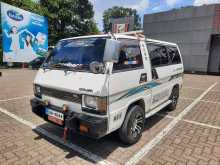 Mitsubishi L300 1982 Van