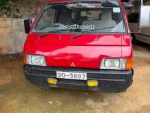 Mitsubishi L300 Delica PO5 1990 Van