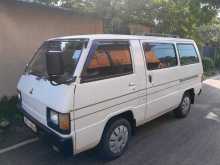 Mitsubishi L300 Delica 1982 Van