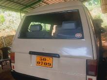 Mitsubishi L300 Delica 1985 Van