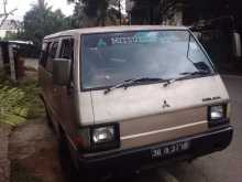 Mitsubishi L300 1982 Van