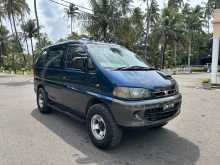 Mitsubishi L400 2000 Van