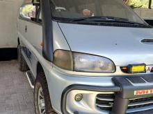 Mitsubishi L400 Space Gear 2001 Van