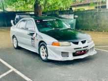 Mitsubishi Lancer 2000 Car