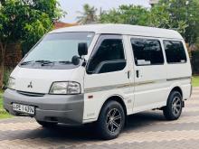 Mitsubishi Lion Face 2007 Van
