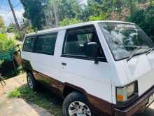 Mitsubishi LT 100 1985 Van