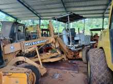 Mitsubishi MG 130 Motorgrader 2004 Heavy-Duty