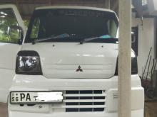 Mitsubishi MiniCab 2000 Van