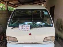 Mitsubishi Minicab 1999 Van