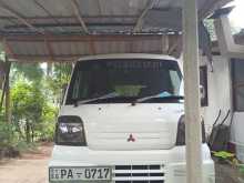 Mitsubishi MiniCab 2000 Van