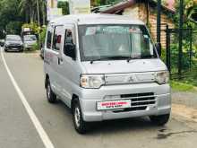 Mitsubishi MiniCab 2012 Van