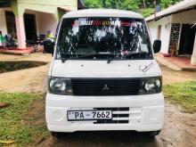 Mitsubishi MiniCab 2001 Van