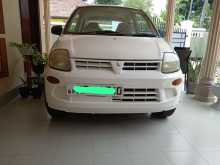 Mitsubishi Minica 2000 Car