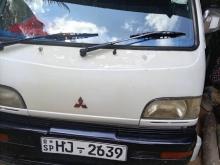 Mitsubishi MiniCab 2000 Van