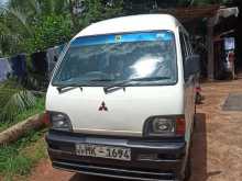 Mitsubishi MiniCab 2000 Van