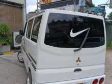 Mitsubishi Minicab 2000 Van