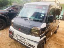 Mitsubishi Minicab 2000 Van