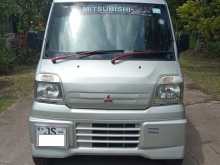 Mitsubishi Minicab 2000 Van