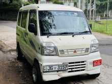 Mitsubishi Minicab U61 2000 Van