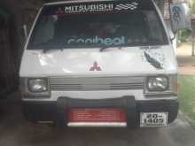 Mitsubishi Minicab 1981 Van