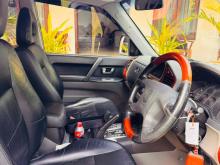https://riyasewana.com/uploads/mitsubishi-mitshubishi-montero-2521435324212.jpg