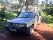 Mitsubishi Double Cab 2WD 2004 Pickup